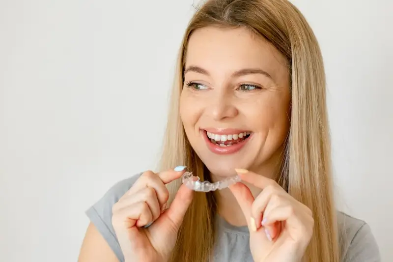 Nakładki ortodontyczne Invisalign